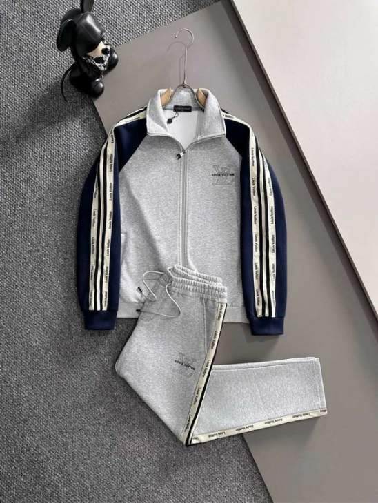 Picture of LV Sweater Suits _SKULVM-3XLomtr14340833